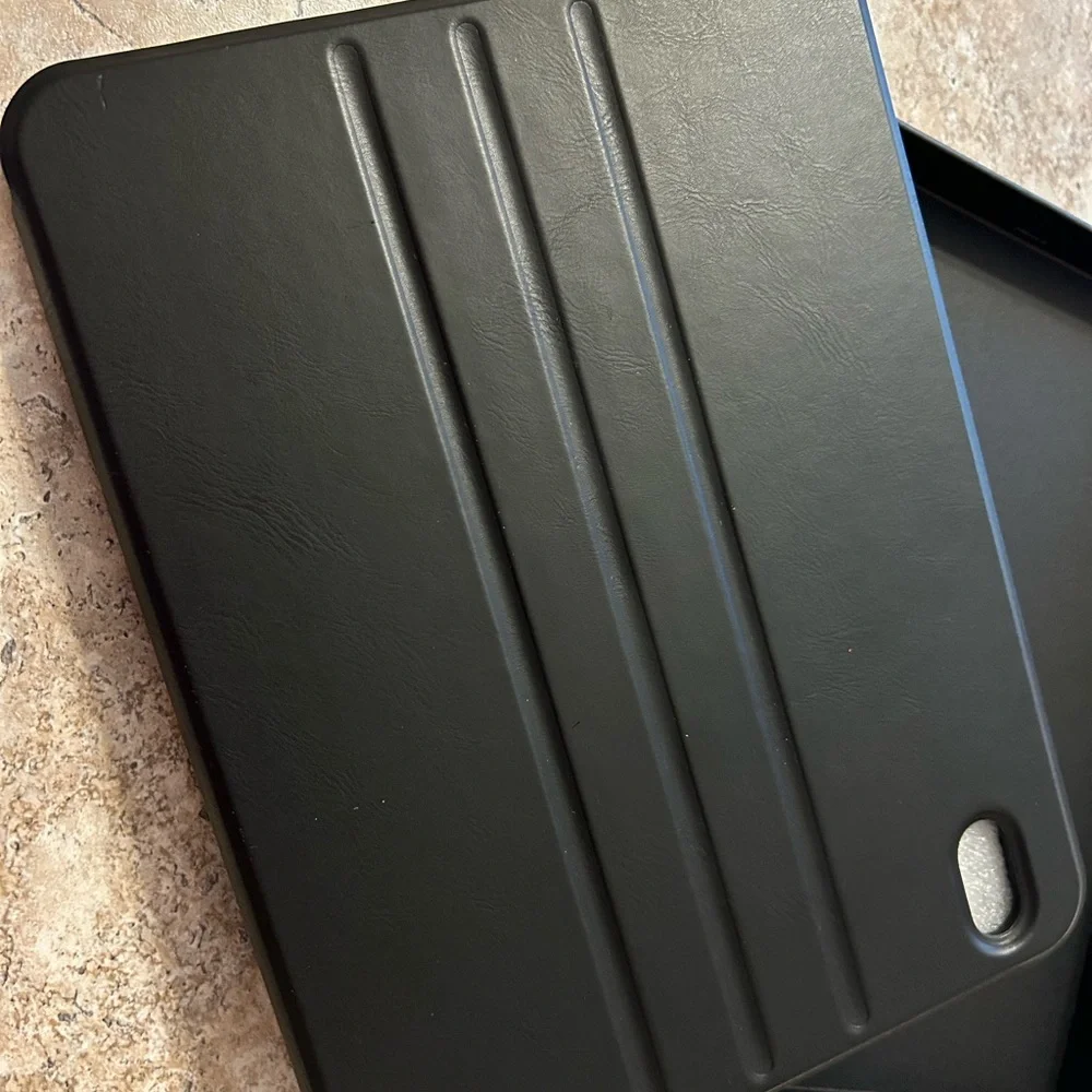 TORRAS Magnetic iPad 10th Generation Case Multiple Viewing Angles BRAND NEW